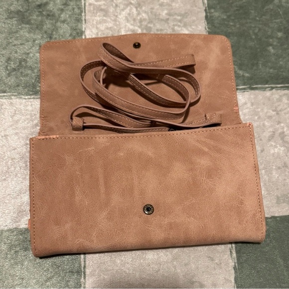 New Roxy Mauve Clutch / Wristlet / Crossbody Purse - Picture 12 of 15